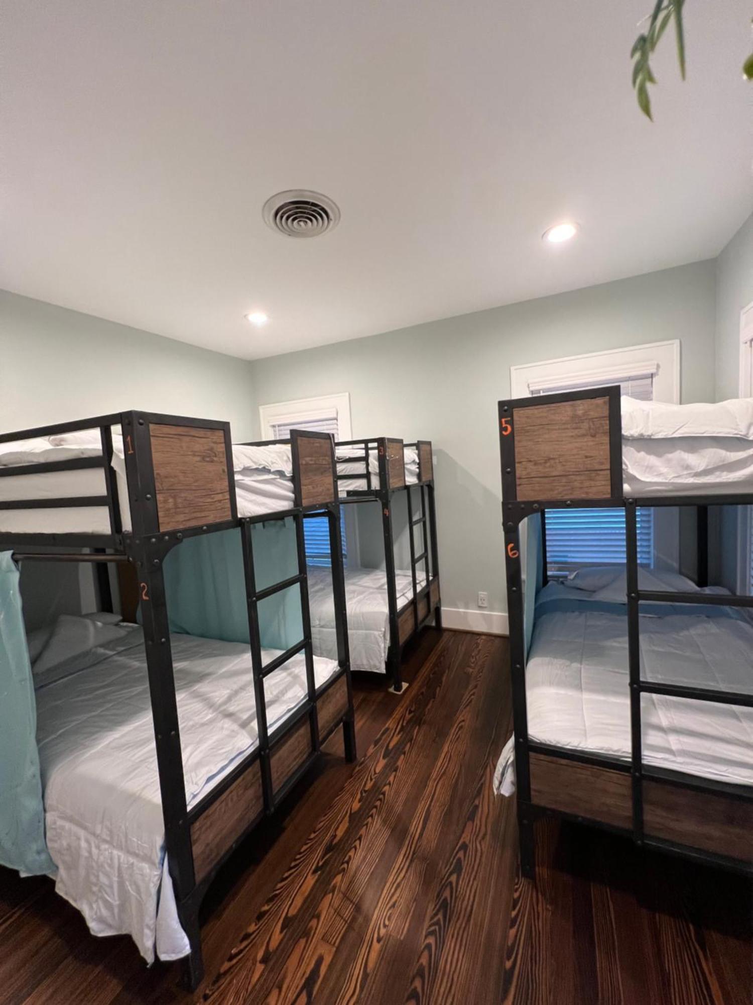 Mycrib Houston Hostel Екстер'єр фото